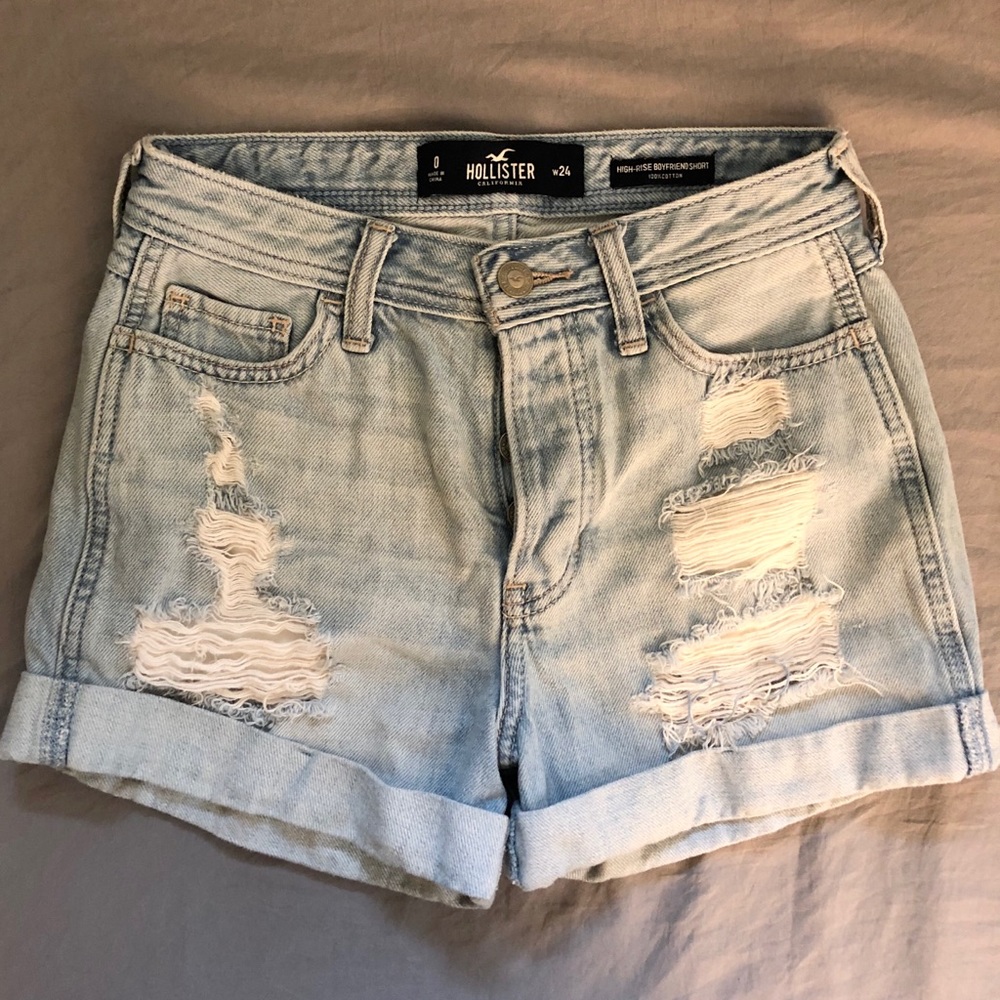 Hollister High-Rise Boyfriend Shorts